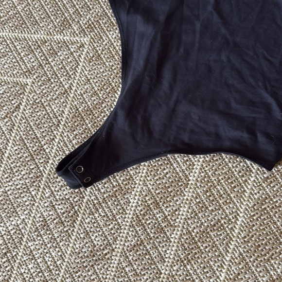 Abercrombie and Fitch soft A&F collection black crisscross body suit - Picture 2 of 4